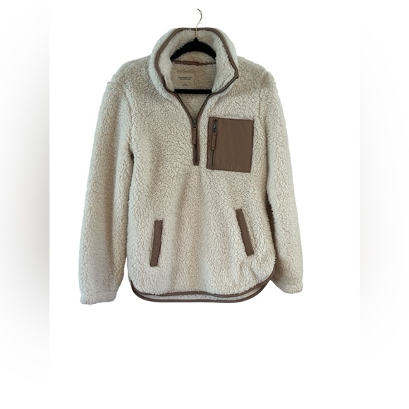 Abercrombie & Fitch Jackets & Blazers - Women’s Abercrombie & Fitch Cream Sherpa Quarter Zip Pullover Size Small EUC